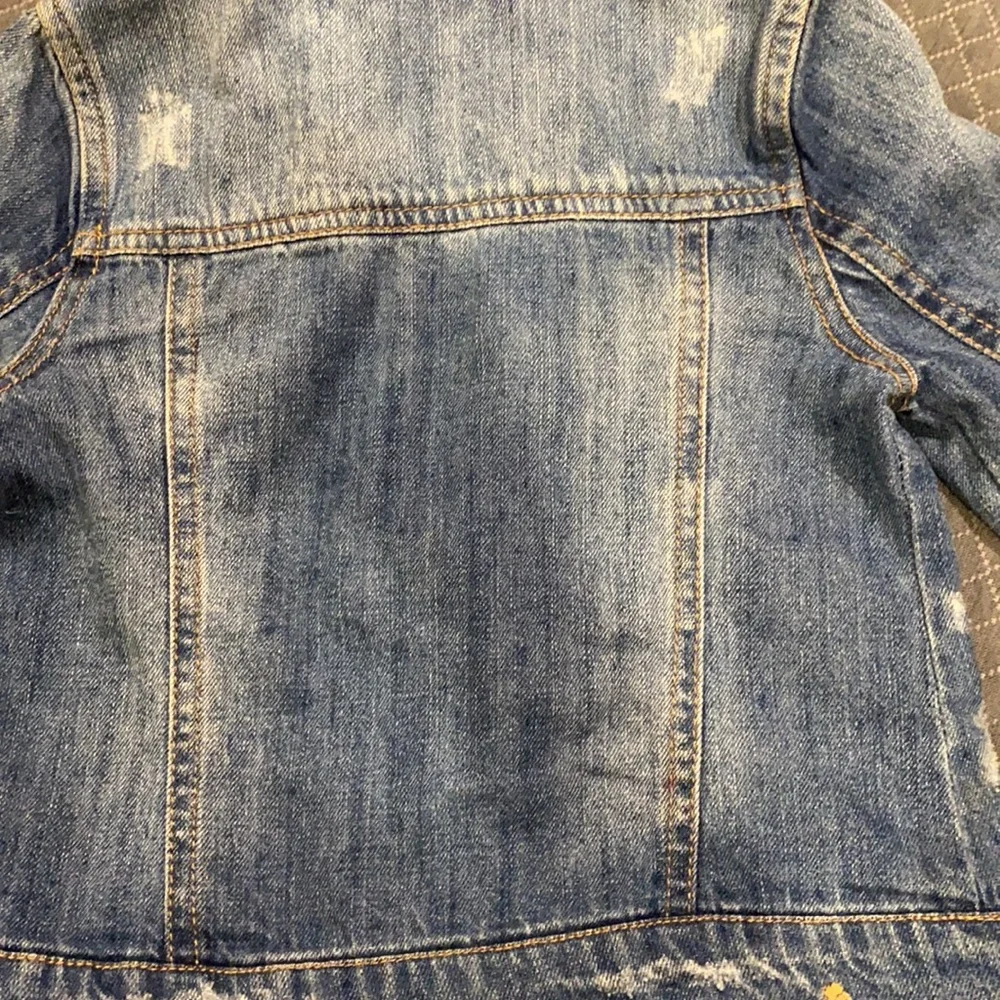 SPLENDID KIDS ADORABLE DENIUM JACKET SIZE 4/5 WITH BLUE FAUX FUR COLLAR